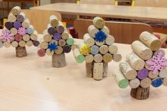 Korkové-vánoční-stromky-04